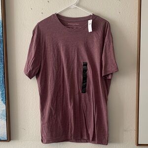 Banana Republic Men's Burgundy Short Sleeve Tee